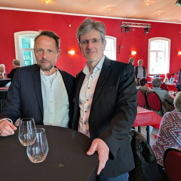 Dirk Löb, neuer Fraktionsvorsitzende der SPD in Leverkusen, mit Uwe Richrath.