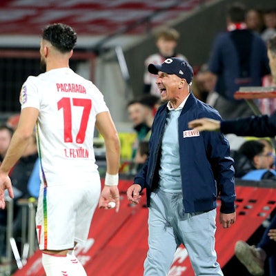 Gerhard Struber erlebte gegen Hertha BSC einen problematischen Abend mit seiner Mannschaft.