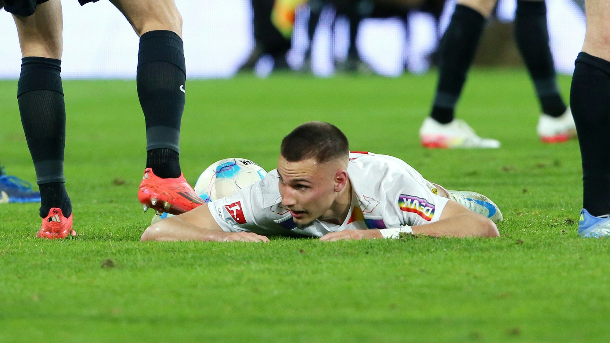 Tim Lemperle fand am Samstagabend kaum ins Spiel, Kölns herausragendem Offensivspieler fehlt nach langer Verletzung noch die Substanz.