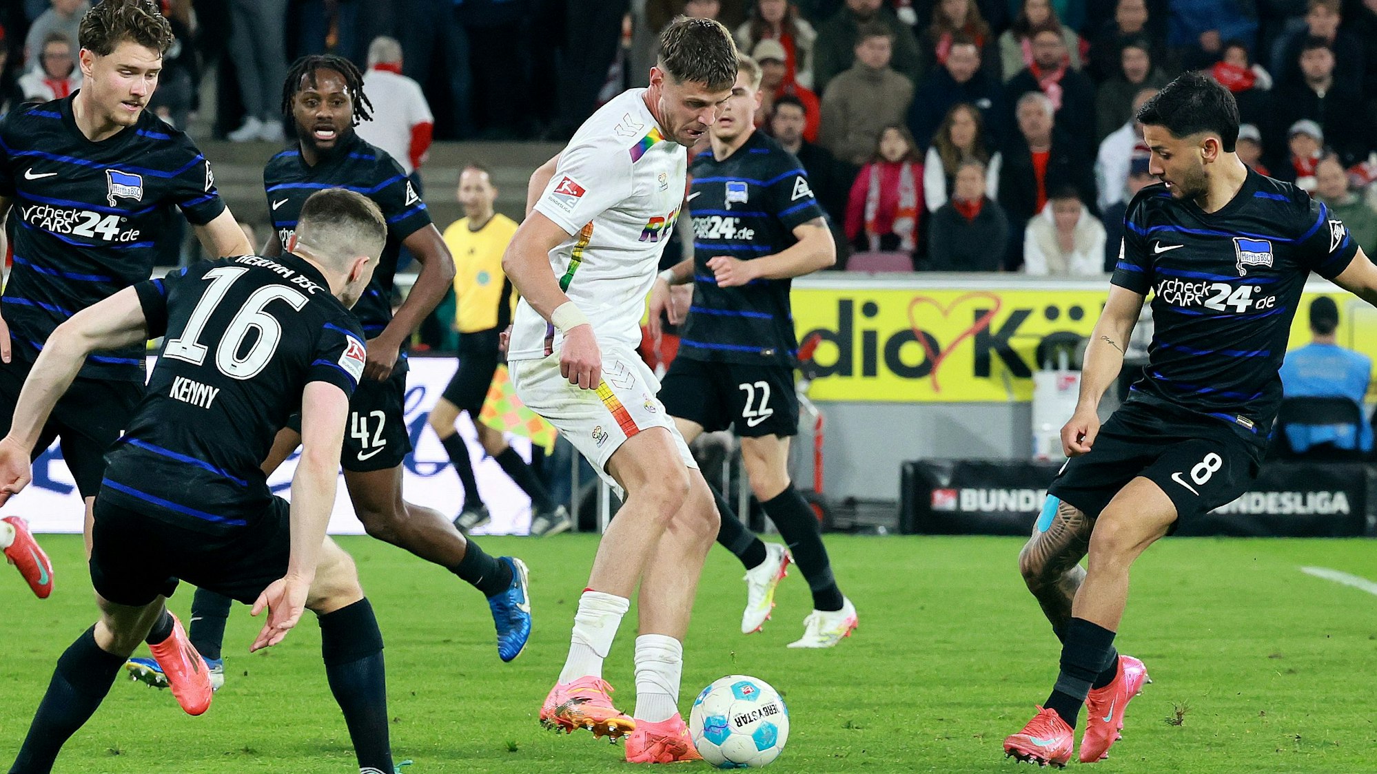 Allein gegen alle: Imad Rondic versuchte es gegen Hertha BSC auch auf unkonventionelle Art.