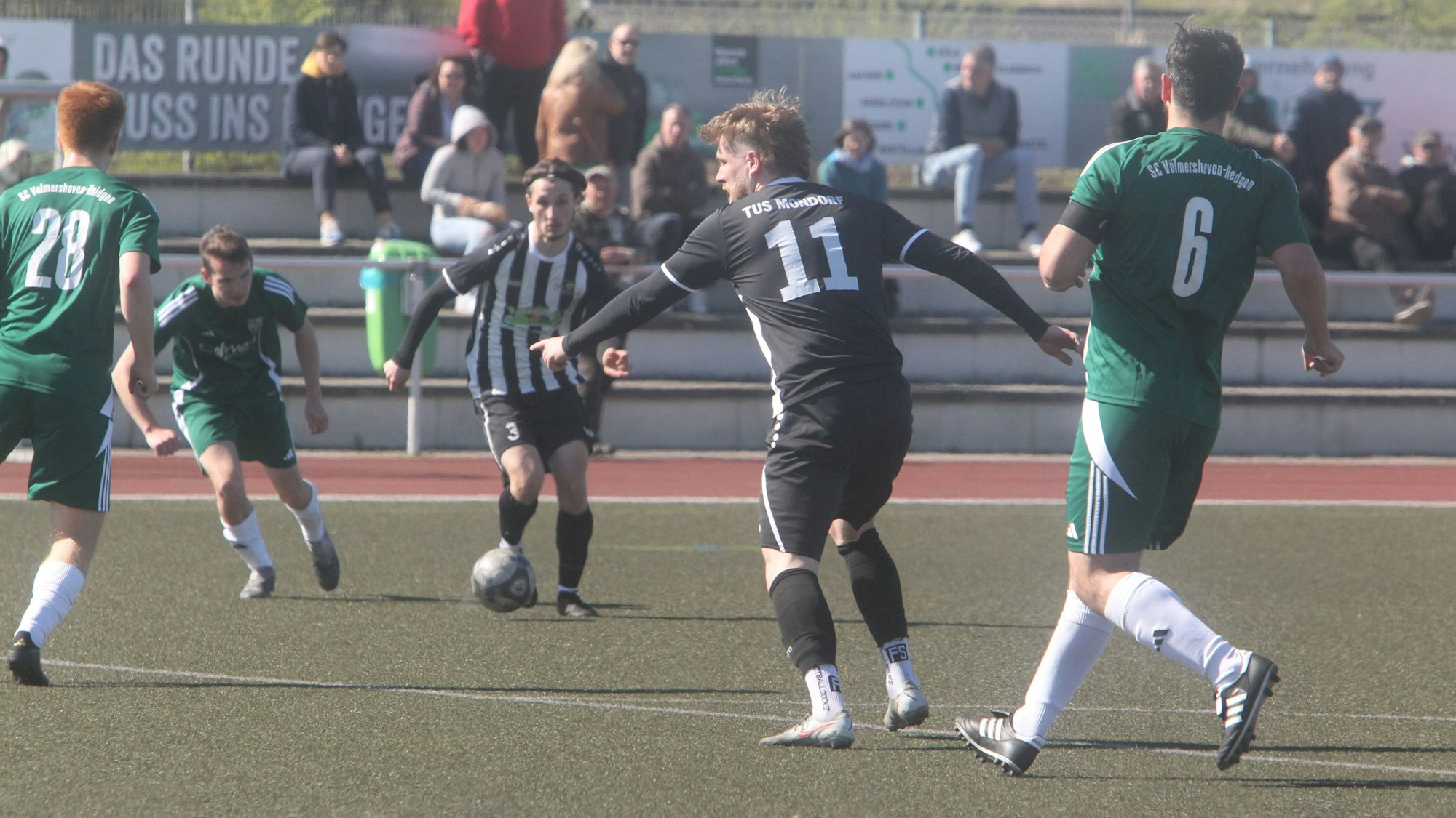 Kilian Schmid (am Ball)