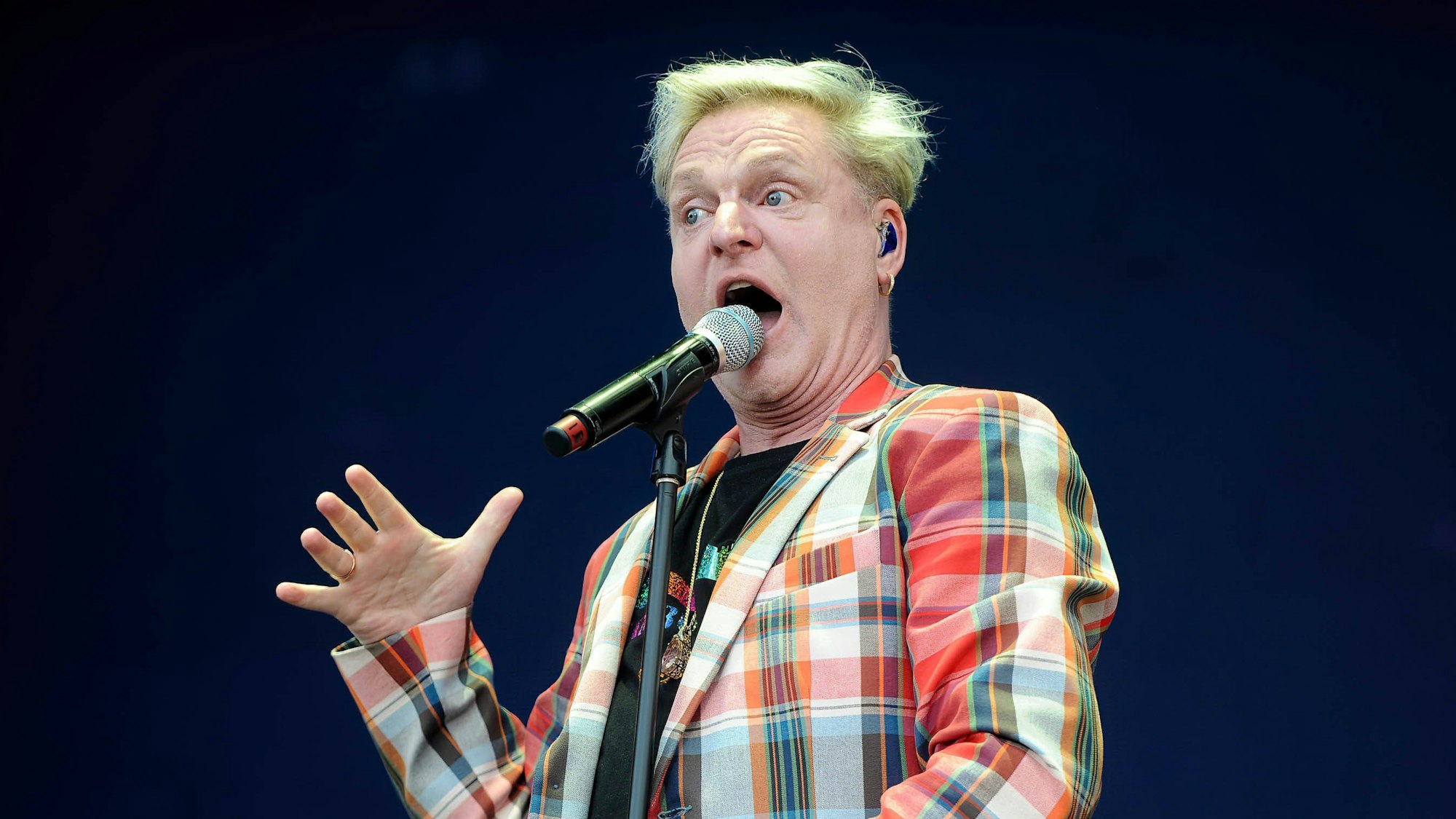Andy Bell von Erasure bei einem Auftritt im Jahr 2019.