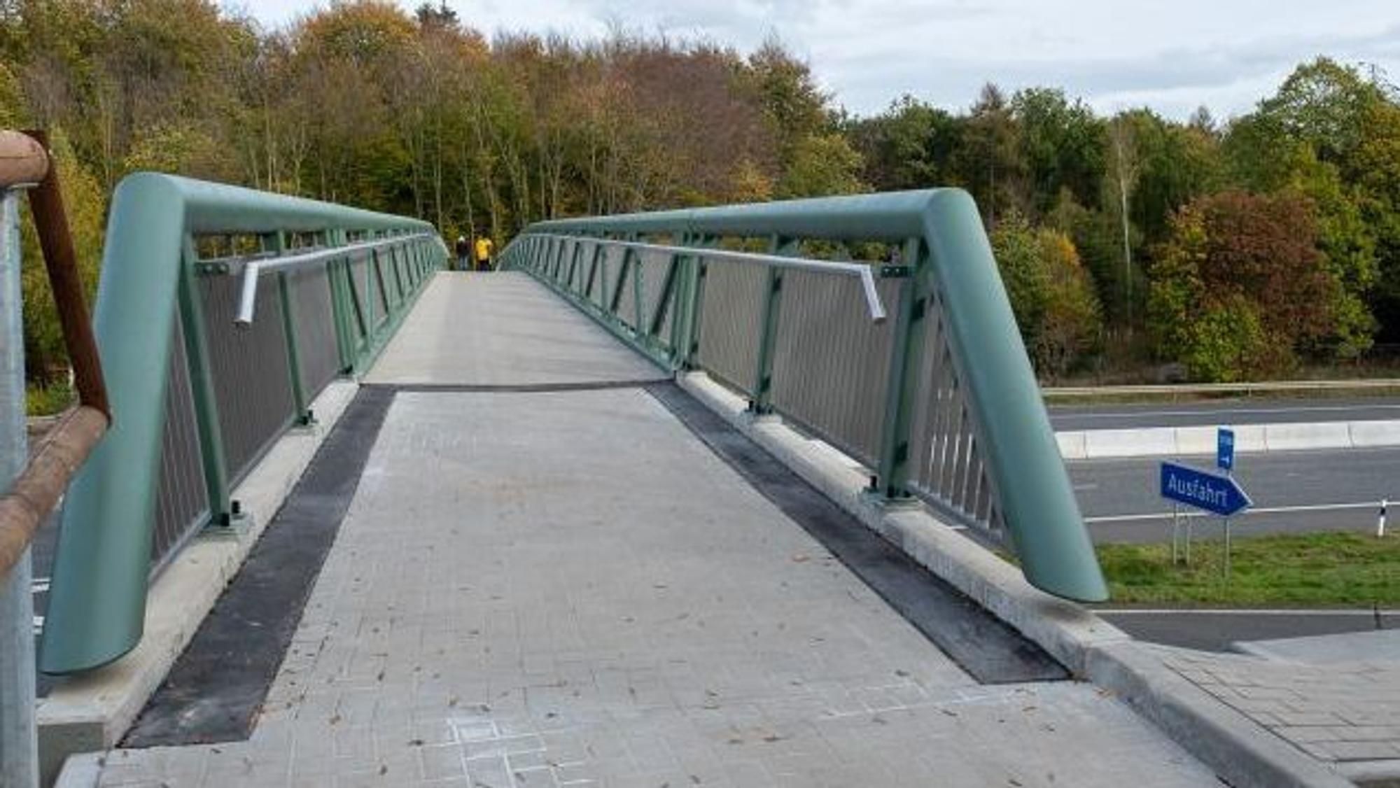 Die Brücke ist ein wichtiges Verbindungsstück für die Rheinische Apfelroute.