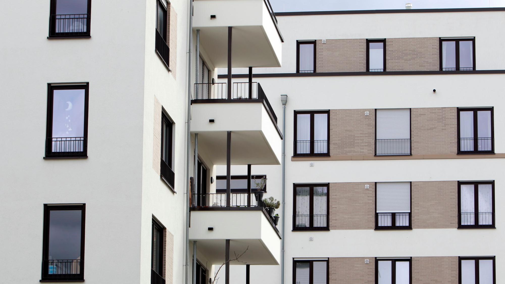 09.04.2024, Köln: Im Wohnquartier Reiterstaffel (Reiterstaffelquartier, Quartier Reiterstaffel) in Marienburg hat der Projektentwickler Bauwens über 500 Wohnungen in einem Neubaugebiet realisiert. Der Name leitet sich von der ehemals dort untergebrachten Polizeireiterstaffel ab. Foto: Arton Krasniqi