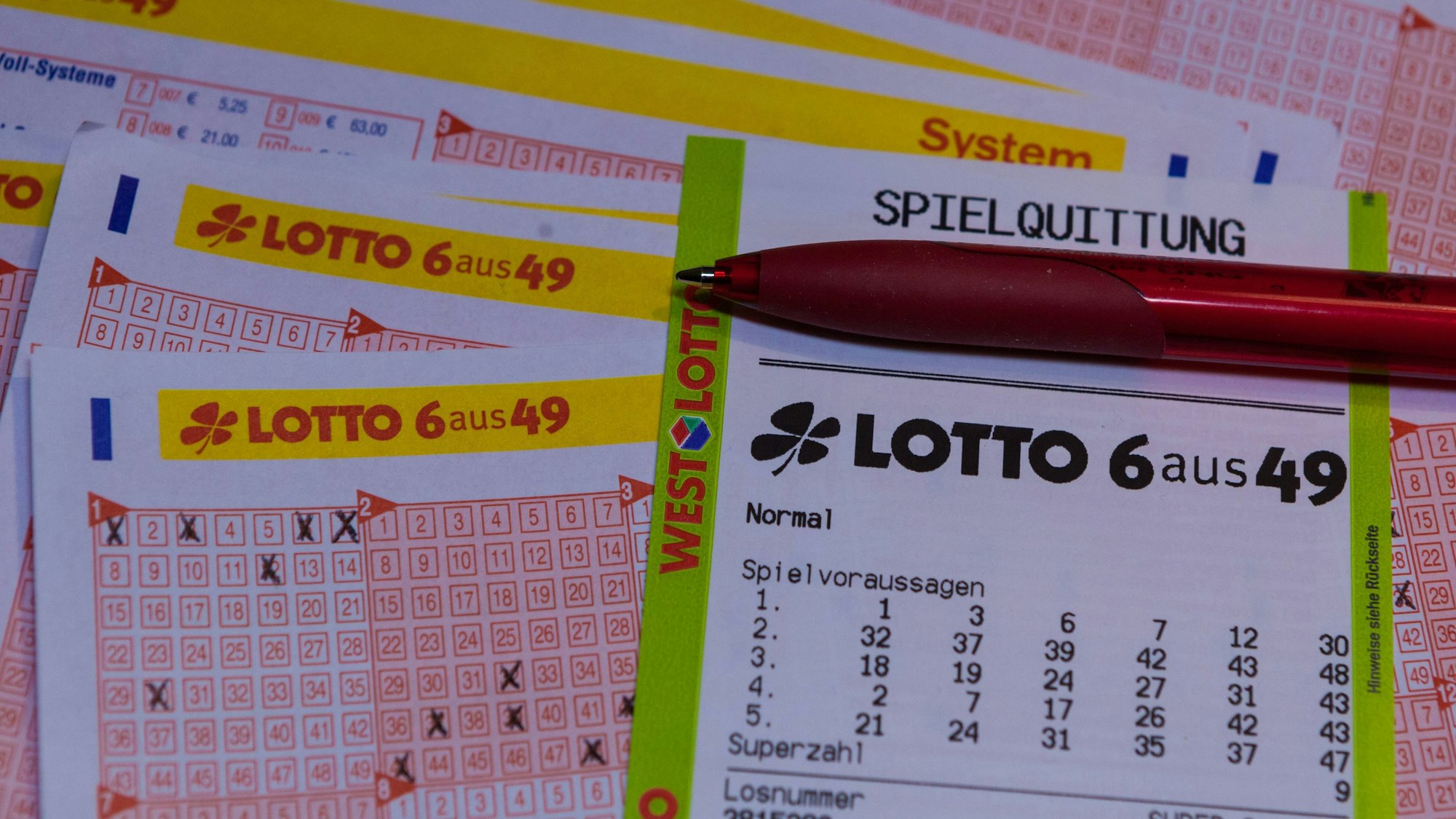 Der Spielschein aus dem Kreis Euskirchen hatte „sechs Richtige“. (Symbolfoto)