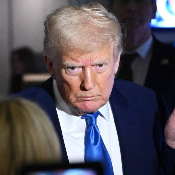 US-Präsident Donald Trump im Gespräch mit Journalisten an Bord der Air Force One am Sonntag.