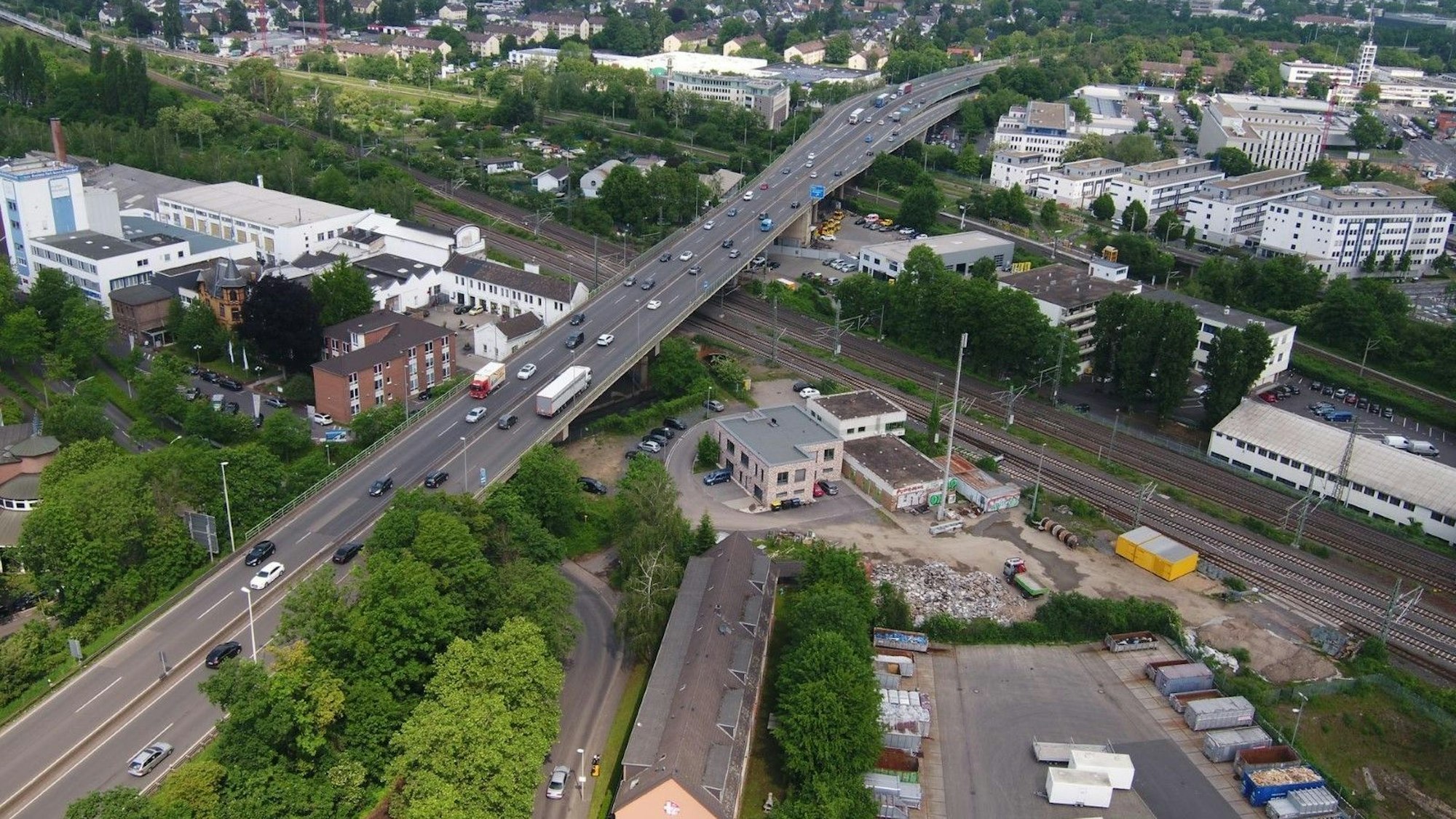 Der Tausendfüßler aus der Vogelperspektive.