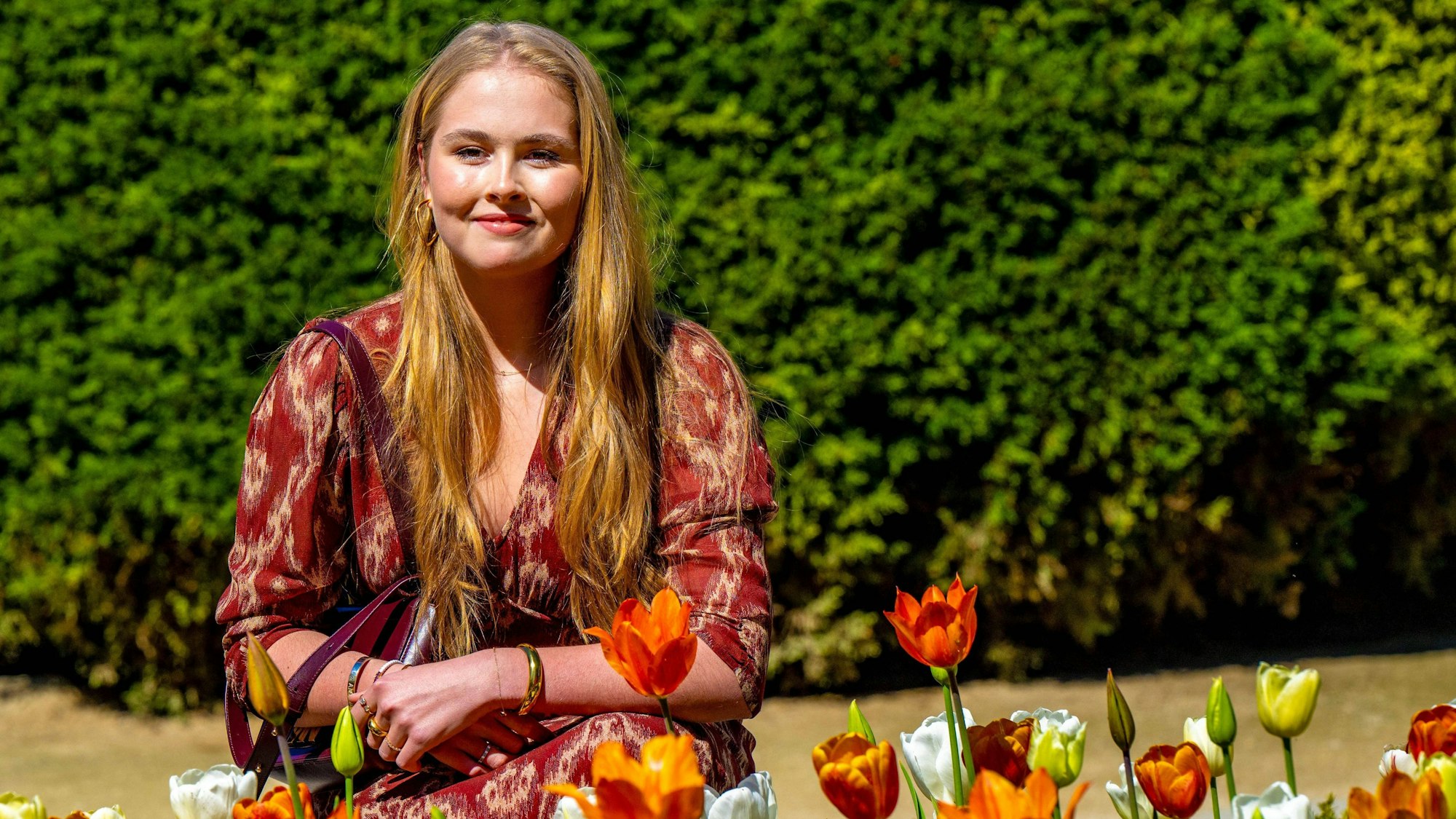 Kronprinzessin Amalia der Niederlande im neuen Tulpengarten an der Plaza de Oriente.