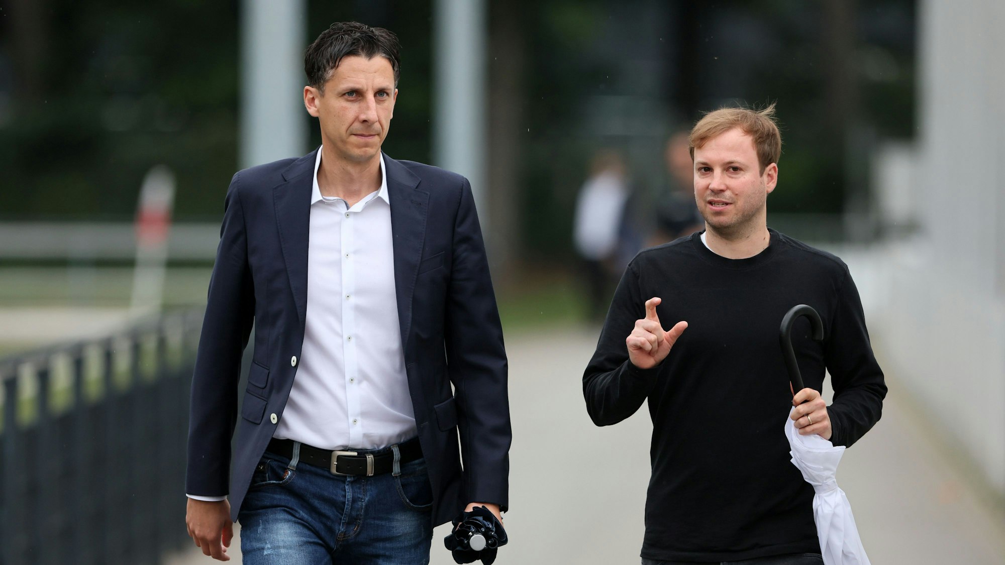 1. FC Köln, Trainingsauftakt, von links: Christian Keller, Martin Schulz (1. FC Köln), 27.06.2022, Bild: Herbert Bucco