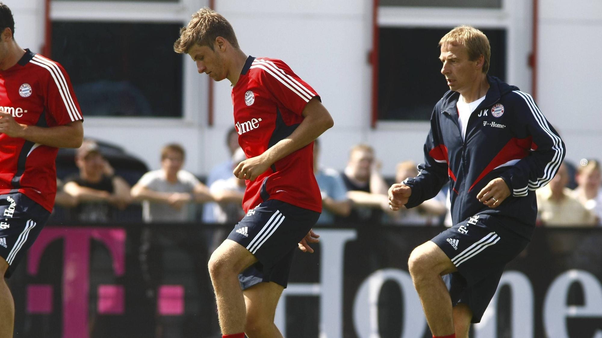 Trainer Jürgen Klinsmann und Thomas Müller beide Bayern
