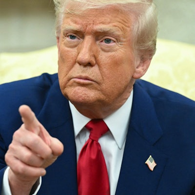 US-Präsident Donald Trump am Montag im Weißen Haus. Der Republikaner plant offenbar eine Parade zu seinem Geburtstag. (Archivbild)