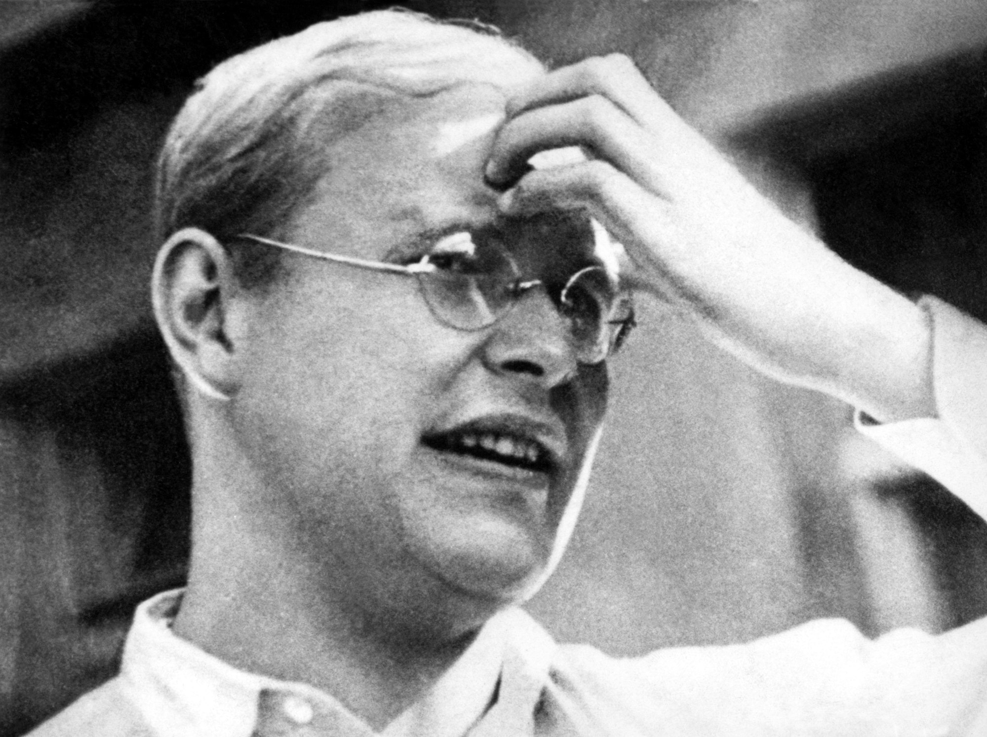 Der NS-Widerstandskämpfer und Pazifist Dietrich Bonhoeffer (undatiertes Archivbild).