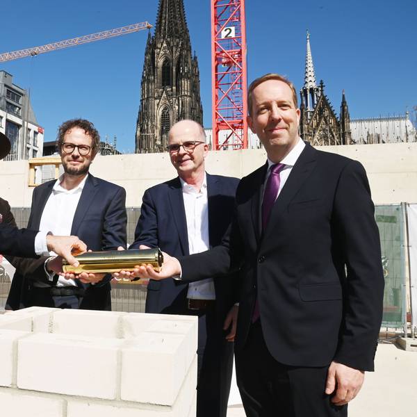 Der Baukonzern Bauwens feiert die Grundsteinlegung für sein Projekt „Goldschmied-Carré“, früher „Laurenz-Carré“