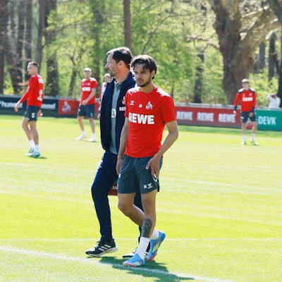 1. FC Köln, Training, Max Finkgräfe ging kurz vor Trainingsende vom Platz (1. FC Köln), 08.04.2025, Bild: Herbert Bucco