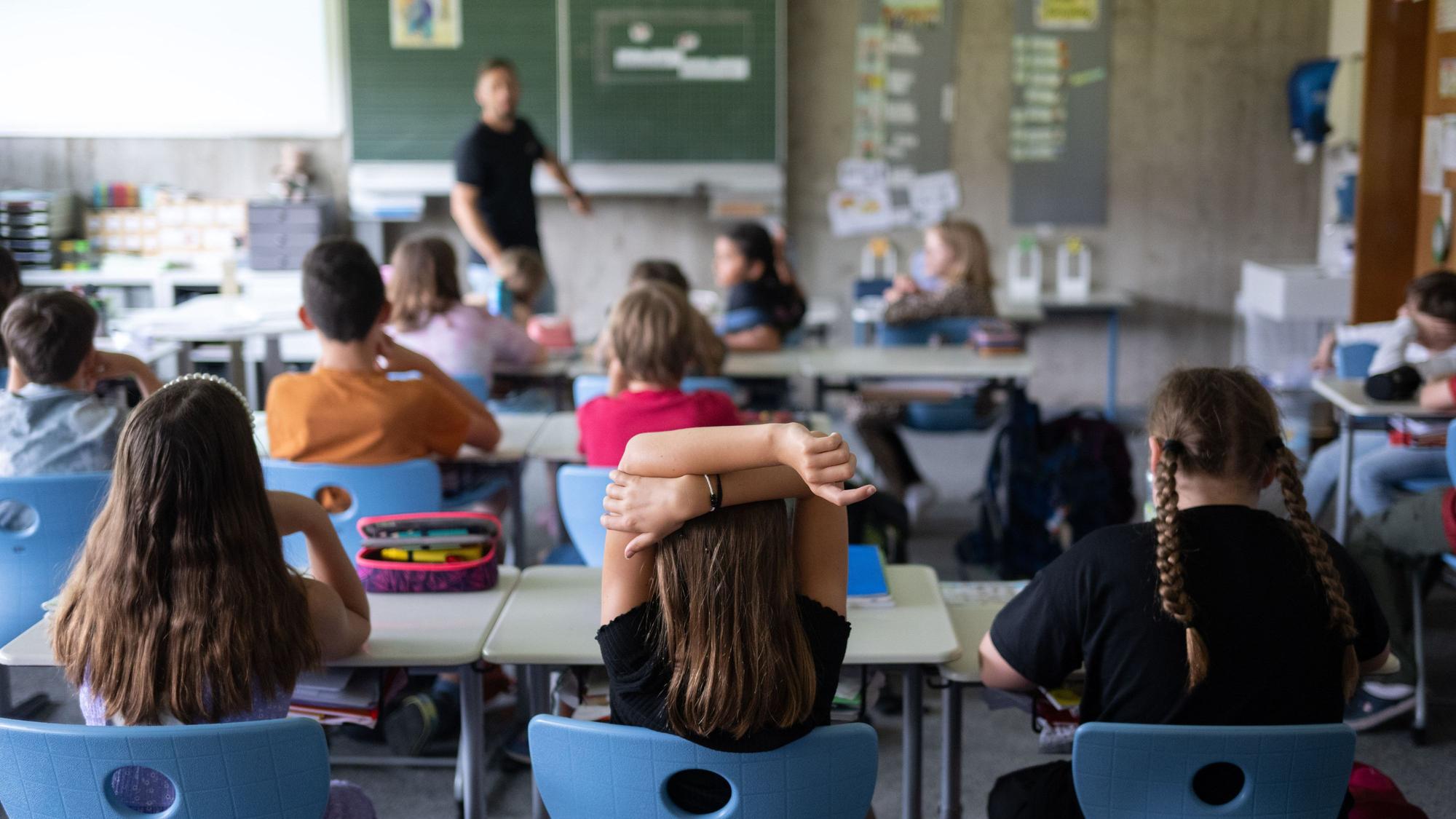 Schülerinnen der vierten Grundschulklasse