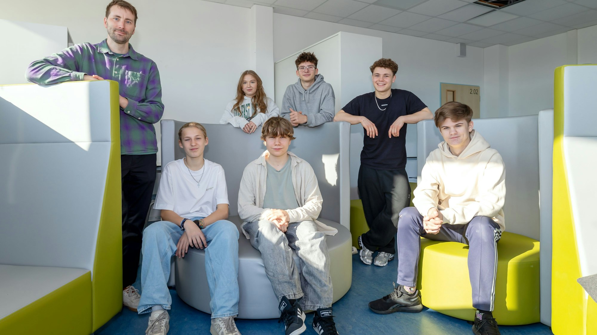 Wehrdienst für alle
Wie stehen Kölner Schülerinnen und Schüler der Heliosschule dazu.