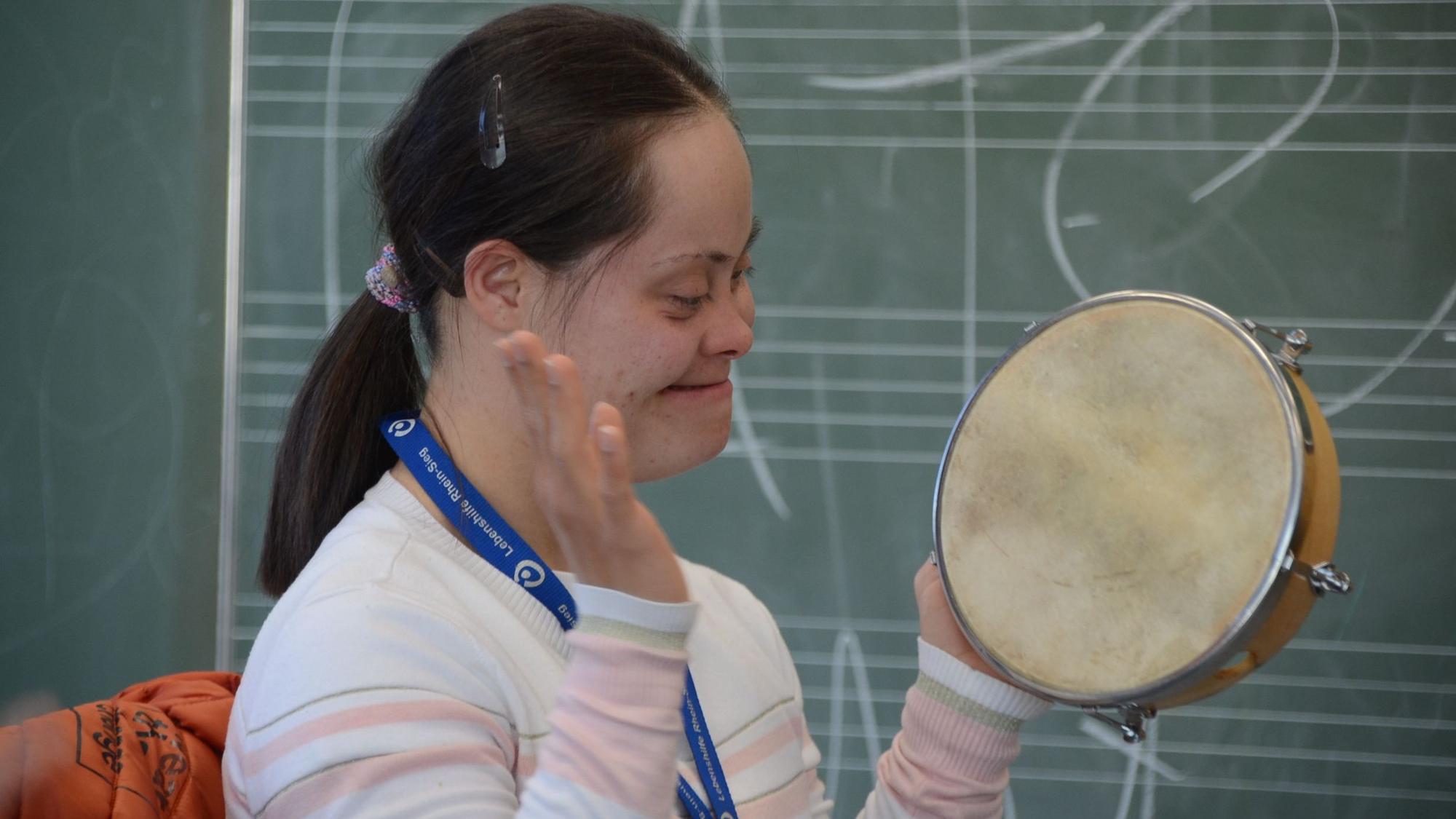 Ilona Bindhammer ist Leiterin der Fachbereichs Musik für Menschen mit Behinderung an der städtischen Musikschule Sankt Augustin.