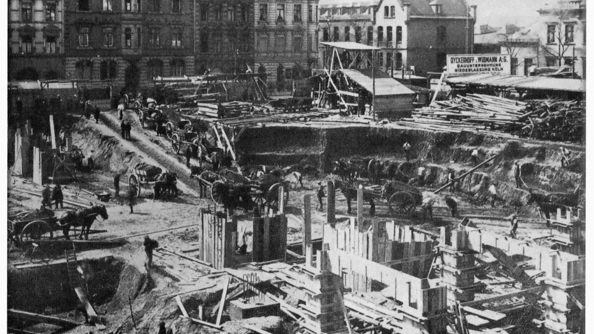 Mit Pferdekarren wurde der Aushub für das Fundament abtransportiert.