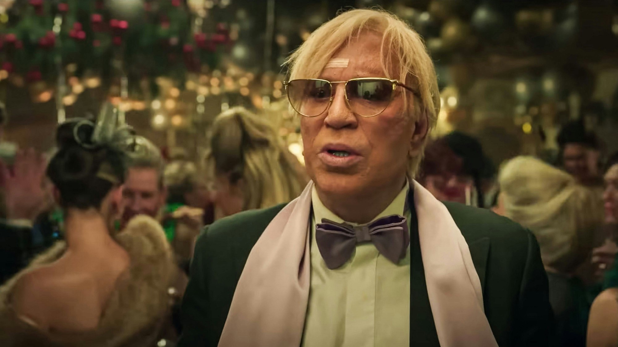 Mickey Rourke in einer Szene des Films „The Palace“ von Roman Polanski.