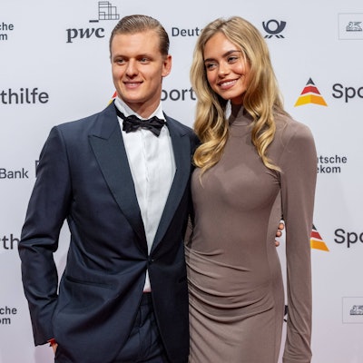 Mick Schumacher und seine Freundin Laila Hasanovic beim Ball des Sports.