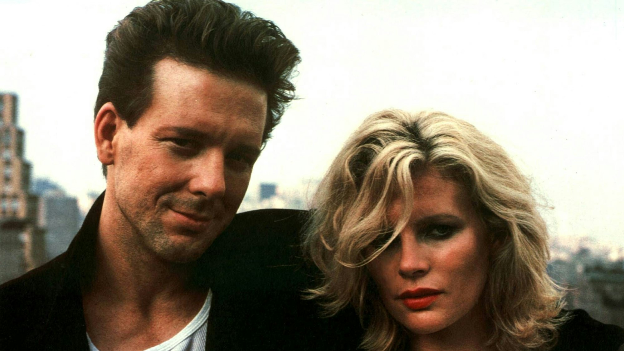 Mickey Rourke und Kim Basinger in einer Szene des Films „9½ Wochen“.