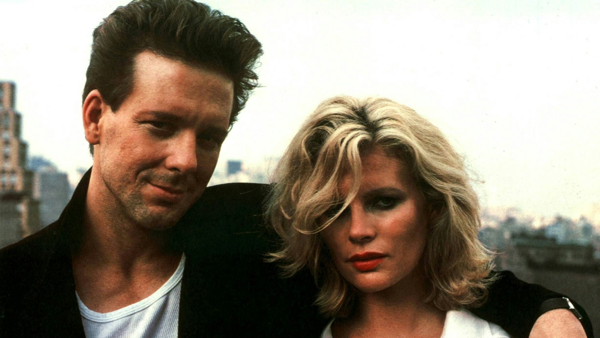 Mickey Rourke und Kim Basinger in einer Szene des Films „9½ Wochen“.