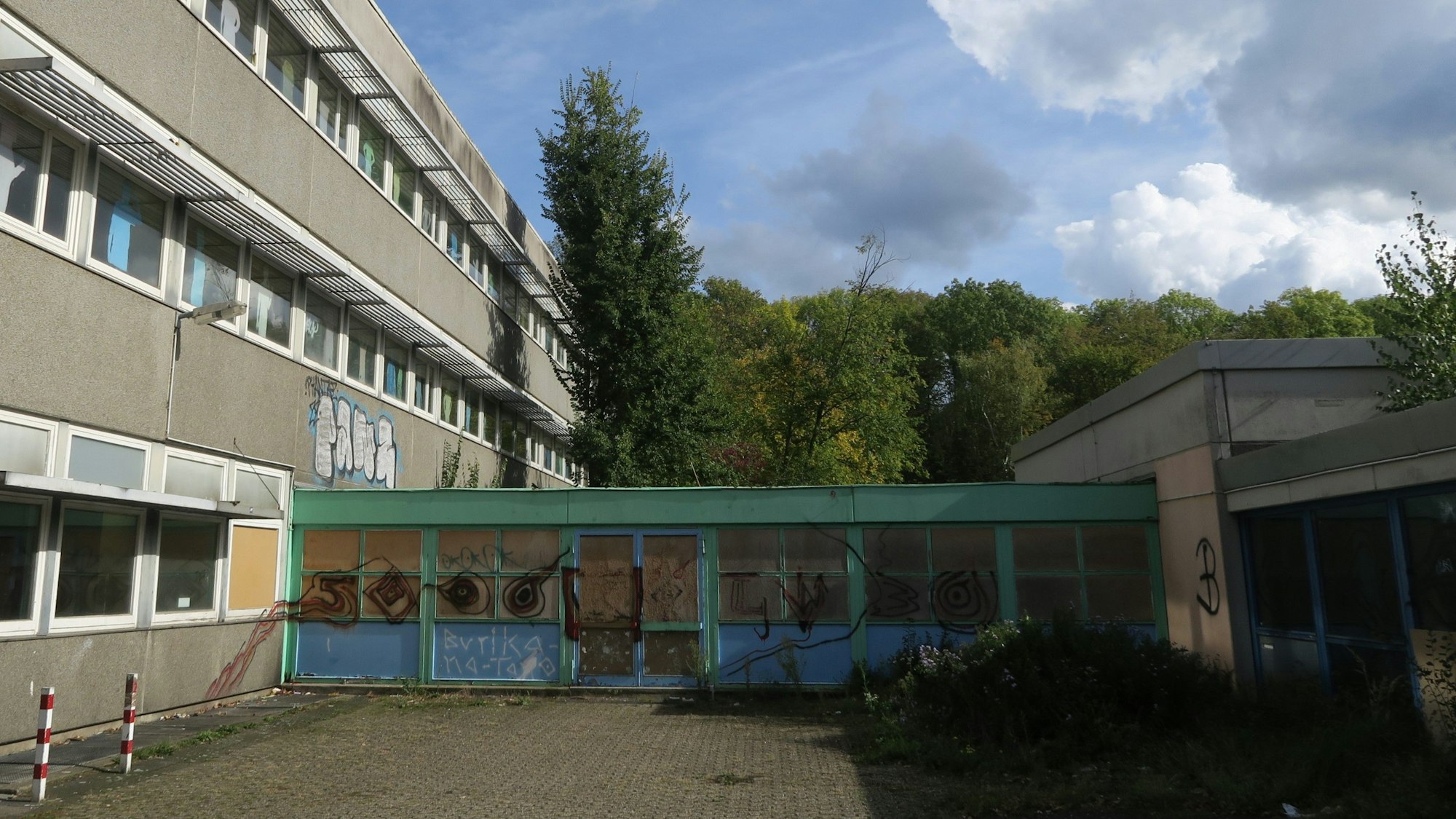 Das Hauptgebäude der Grundschule ist baulich in einem miserablen Zustand.