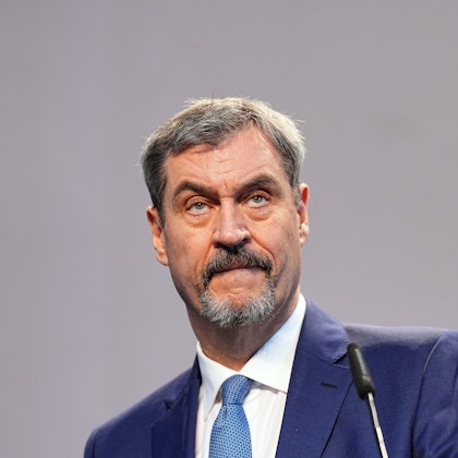 09.04.2025, Berlin: Markus Söder, Ministerpräsident von Bayern und CSU-Vorsitzender, reagiert bei einer Pressekonferenz der Parteivorsitzenden von Union und SPD zur Vorstellung des Koalitionsvertrages im Paul-Löbe-Haus. Foto: Michael Kappeler/dpa +++ dpa-Bildfunk +++