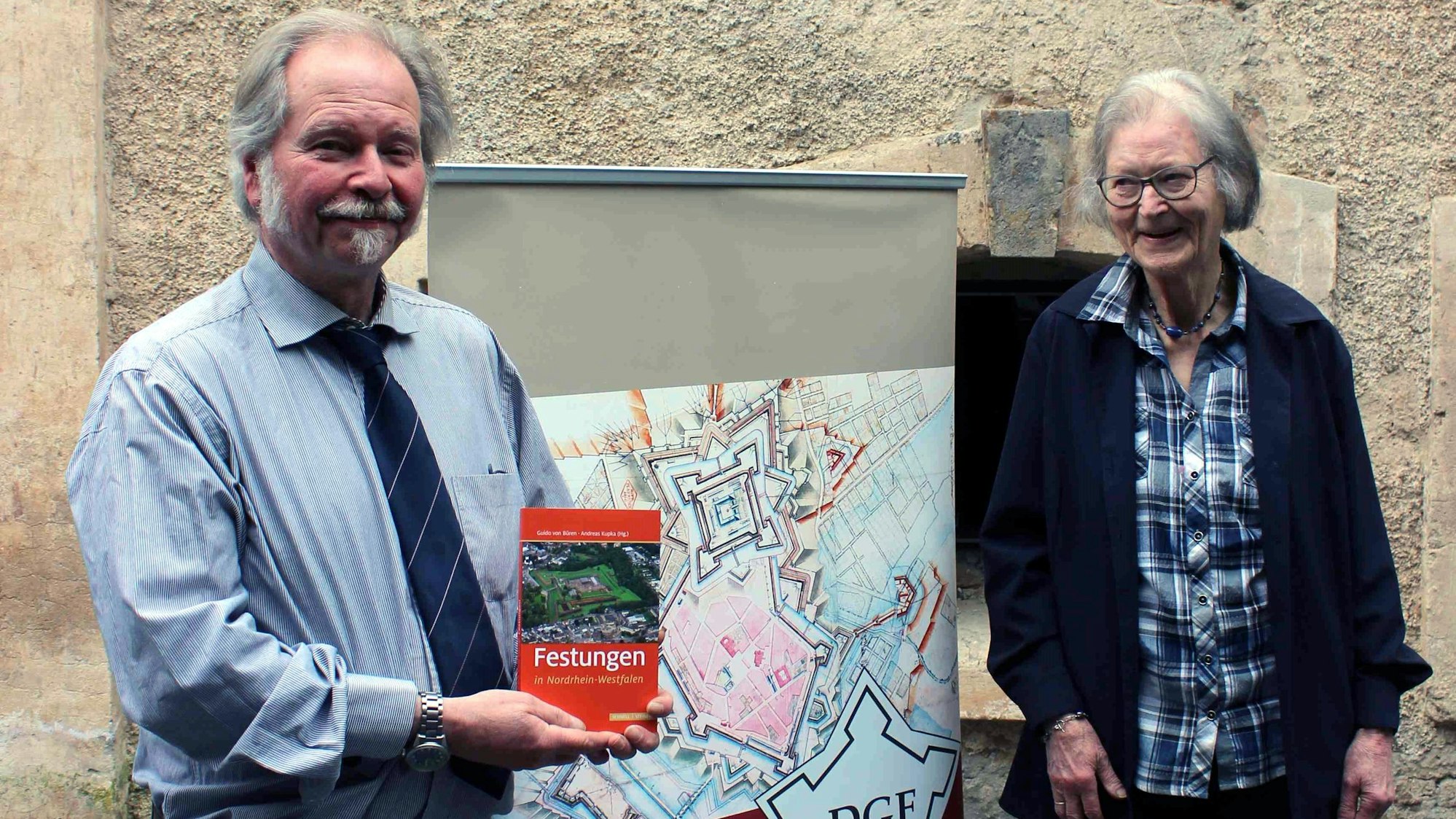 Henriette Meynen und Andreas Kupka bei der Buchvorstellung in der Ulrepforte.