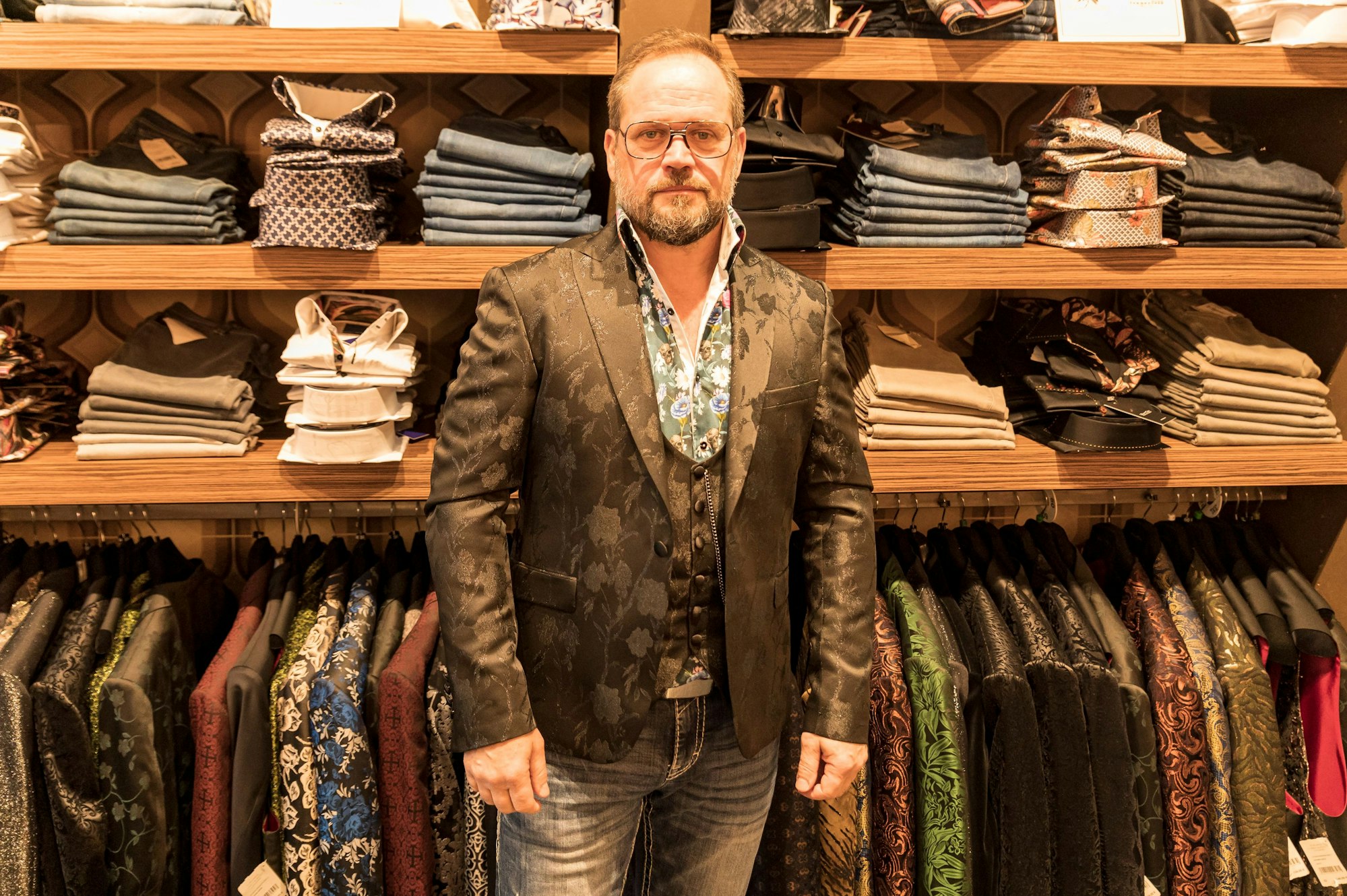 Einzelhändler Detlev Bernert gehört das Herrenmodegeschäft Borgards auf der Apostelnstraße.