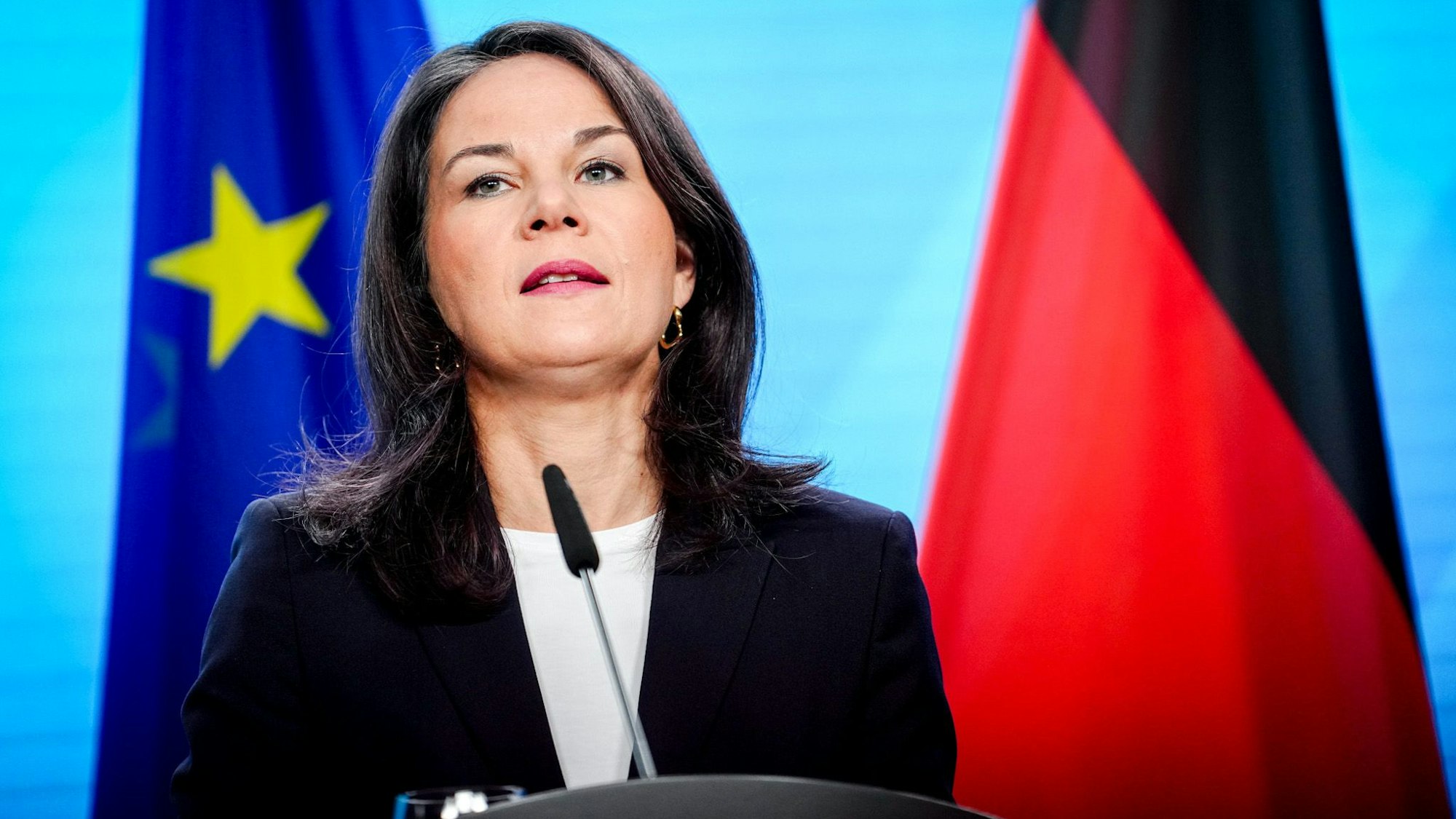 Annalena Baerbock (Bündnis 90/Die Grünen), geschäftsführende Außenministerin, gibt zum Abschluss des 16. Petersberger Klimadialogs eine Pressekonferenz.