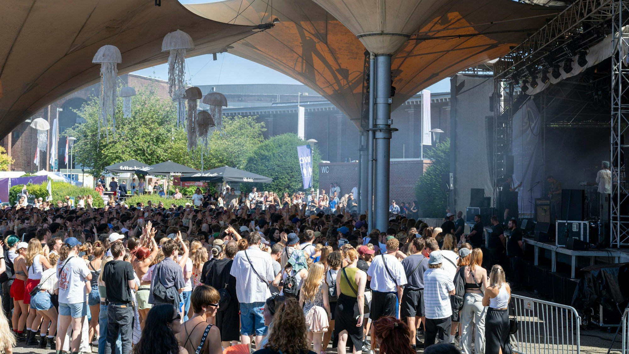 10.08.2024, Köln: Das "Stadt ohne Meer"-Festival feiern die OK Kid im Tanzbrunnen.