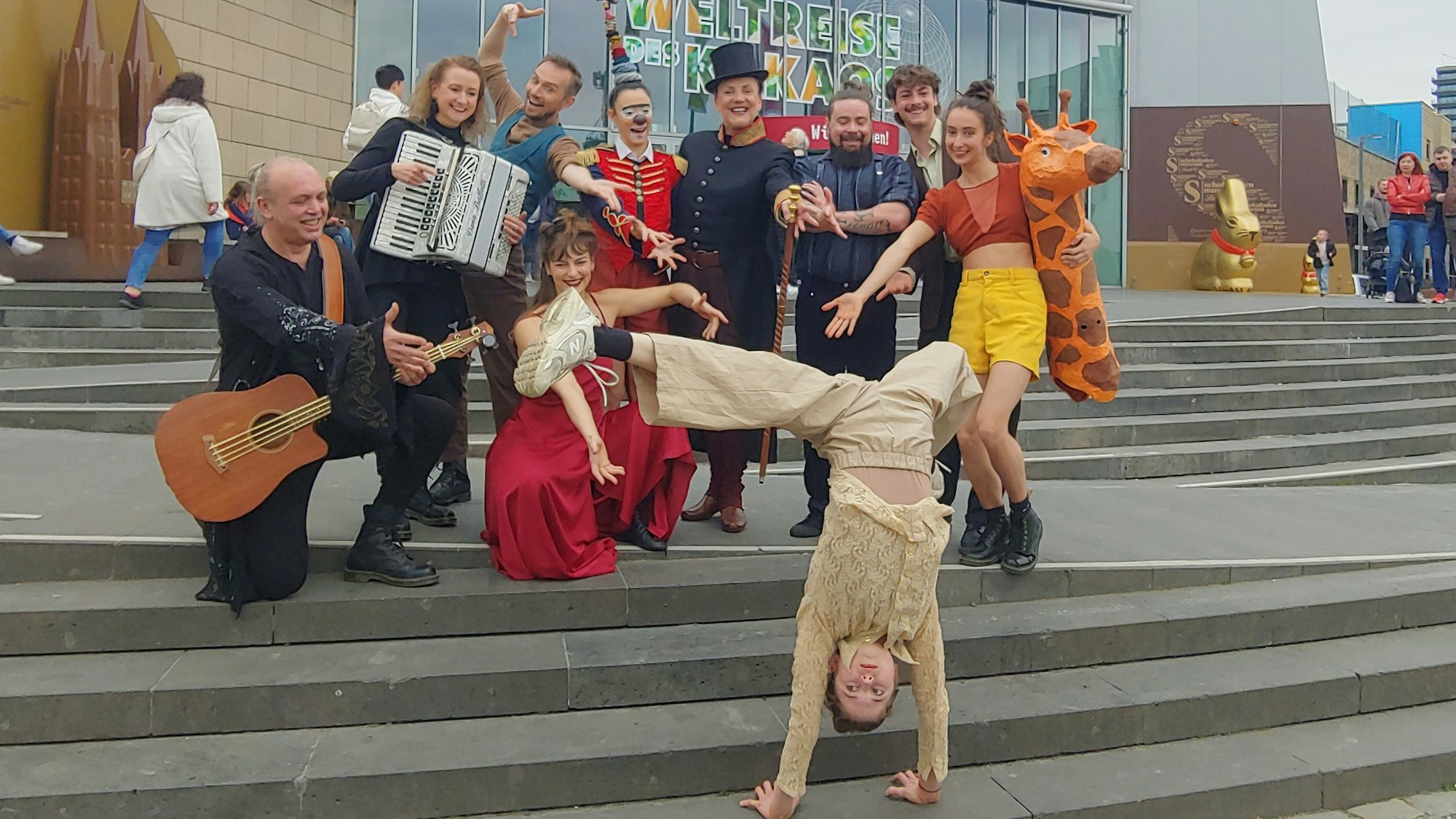 Nach einem Jahr Pause kommt der Cirque Bouffon mit neuem Ensemble nach Köln.