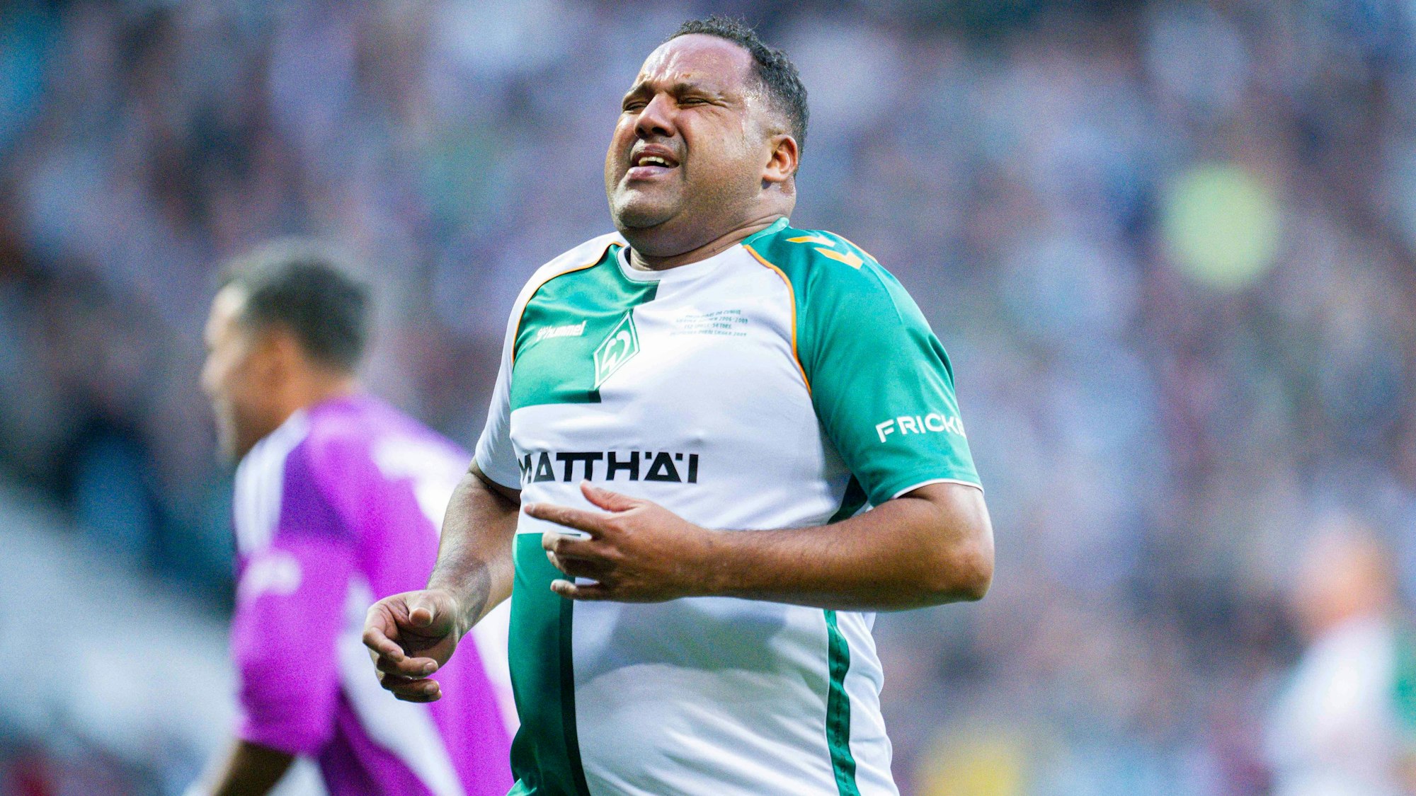 Ailton beim Abschiedsspiel von Diego in Bremen.