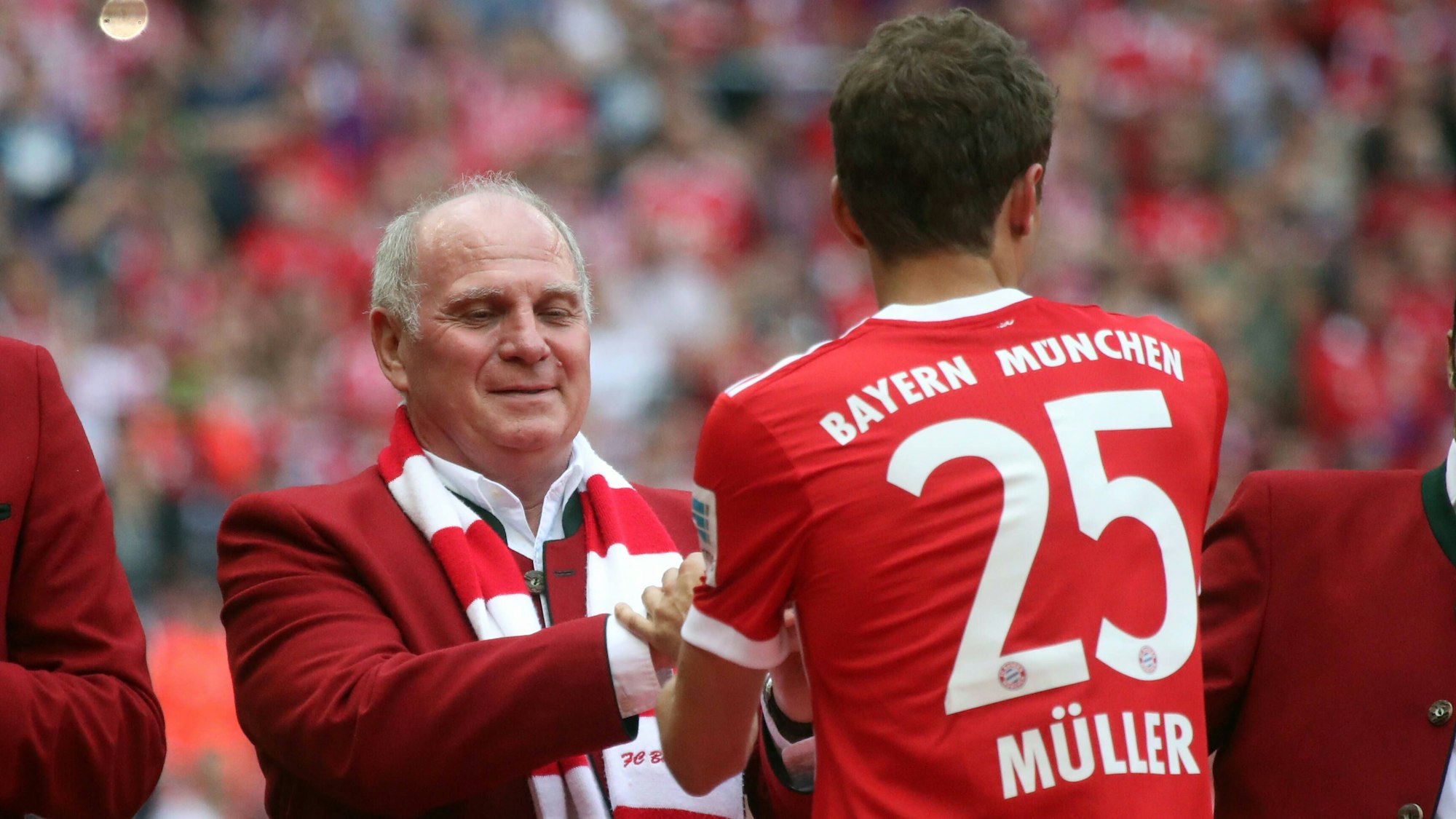 Uli Hoeneß hat sich zur Causa Thomas Müller erneut geäußert.