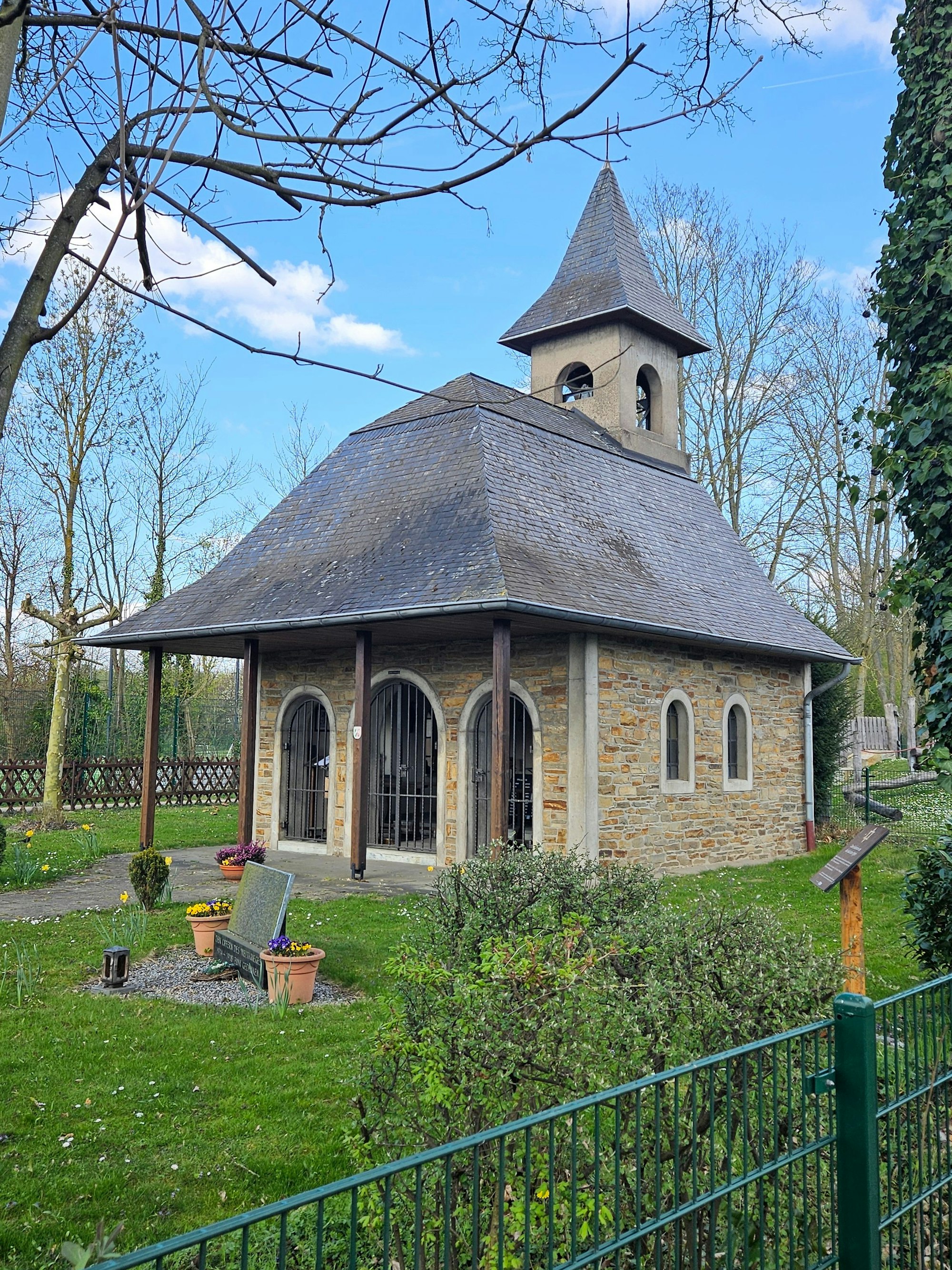 Das bild zeigt eine Kapelle.