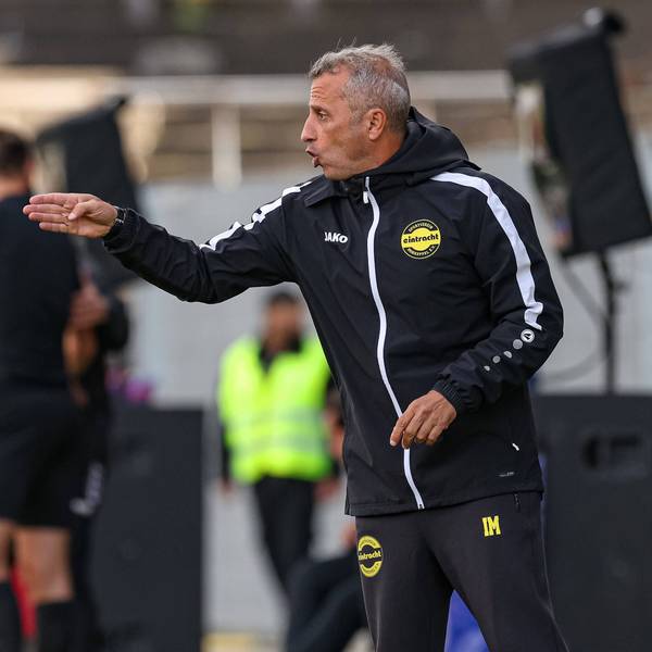 Iraklis Metaxas während seiner Zeit als Trainer bei Eintracht Hohkeppel an der Seitenlinie.