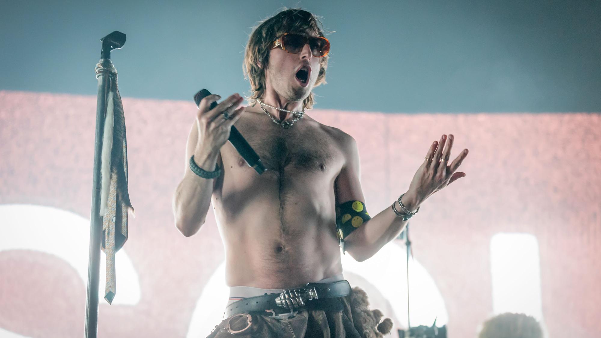 12.05.2025
Köln:
Die Band Bilderbuch, immer noch Österreichs tollste Band, kommt endlich mal wieder nach Köln ins Palladium
Foto: Martina Goyert