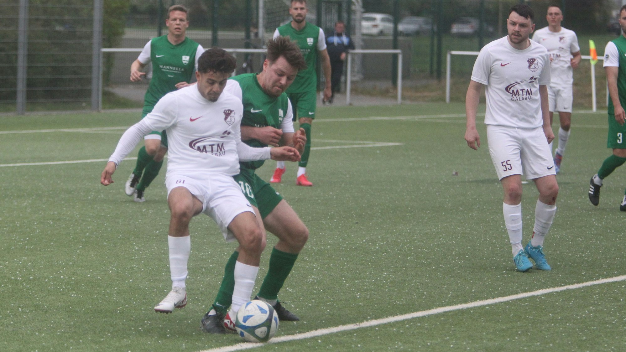 Torschütze Taylan Turhan (vorne) vom TFC Inter Troisdorf