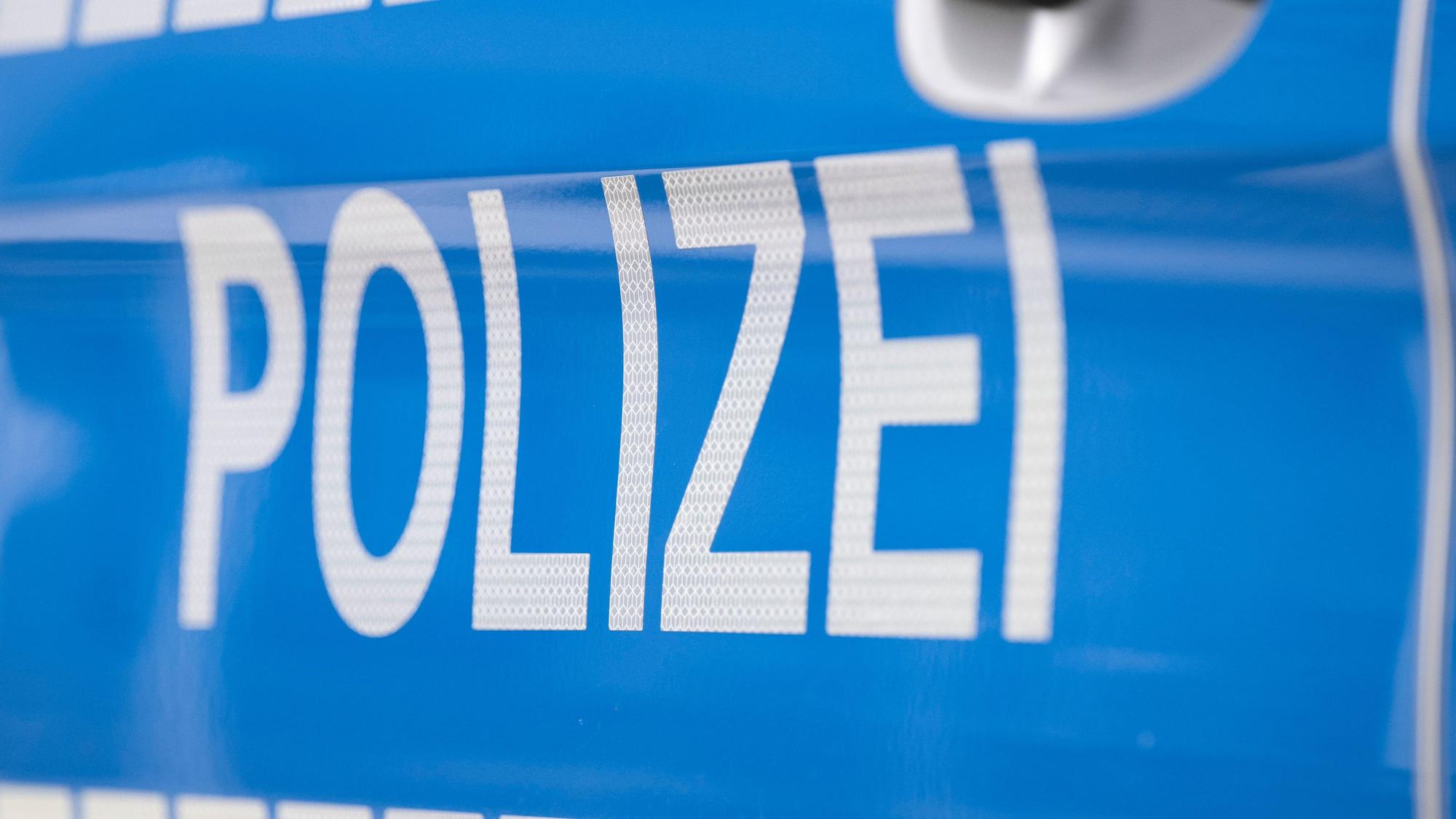 Die Polizei Rhein-Berg berichtet von vier Einbrüchen in Handwerkerfahrzeuge in der Nacht von Dienstag auf Mittwoch, 15. auf 16. April.