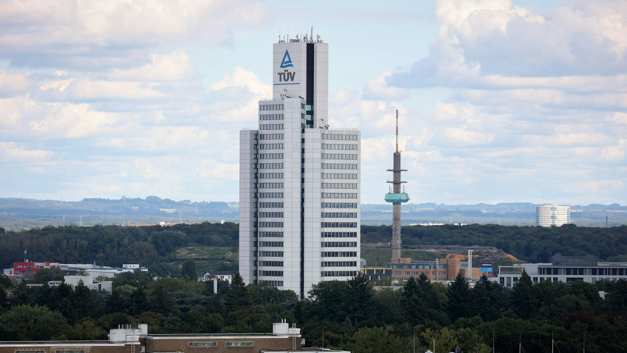03.09.2023
Köln:
Das TÜV Rheinland Group Gebäude in Toll
Foto: Martina Goyert