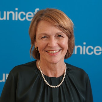 Elke Büdenbender beim Besuch der Unicef-Zentrale in Köln