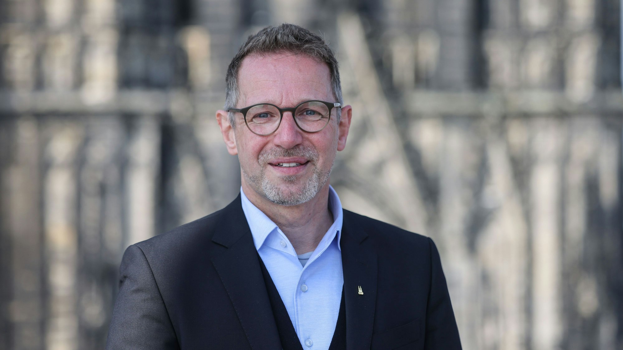 Den Kölner Dom zu erklimmen, ist enorm gefährlich, sagt Dombaumeister Peter Füssenich.