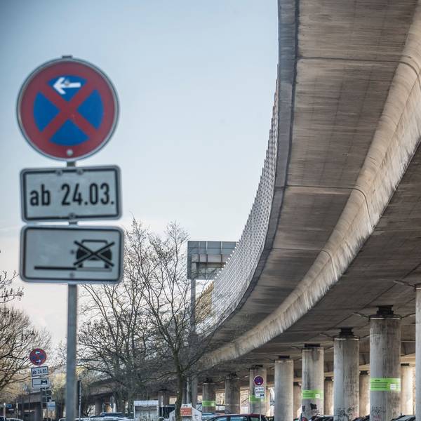 Die Untersuchung des Betons der Stelze hat begonnen. Foto: Ralf Krieger