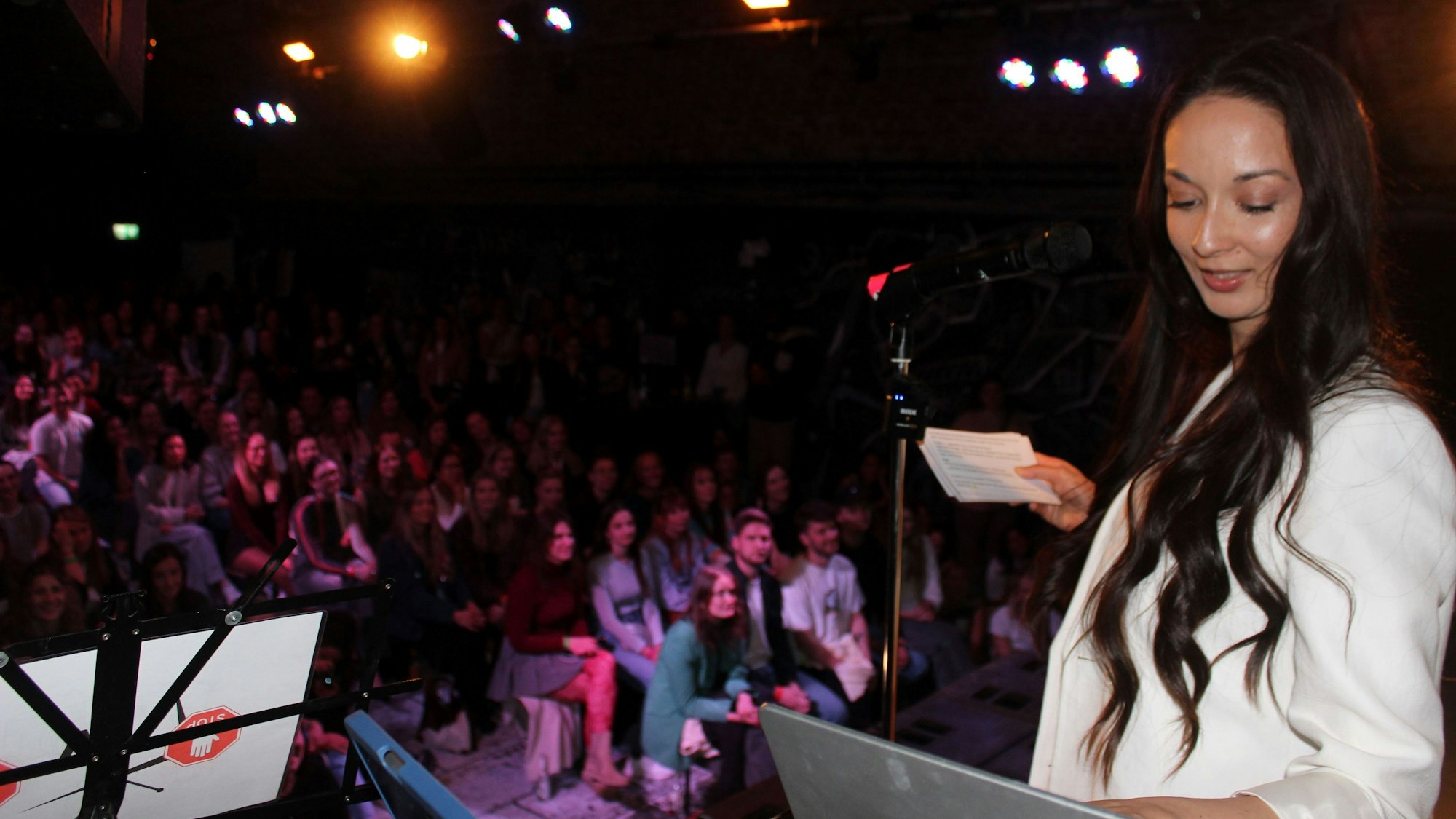 Von ihren Freunden wurden 14 Singles auf Partnersuche in Ehrenfeld vorgestellt.