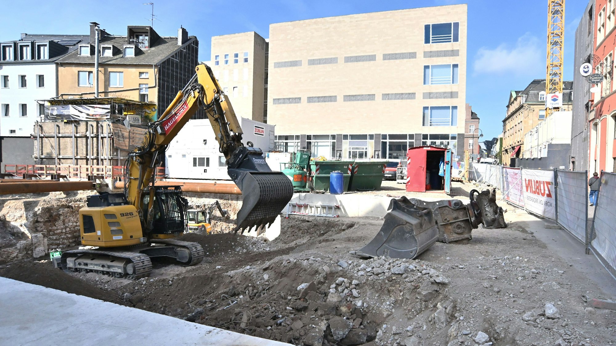 Ein aktuelles Bild des Erweiterungsbau am Wallraf-Richartz-Museum, im Hintergrund das WRM-Haupthaus.