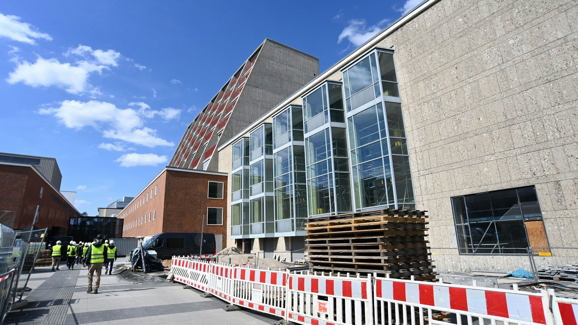 Die Bühnen-Baustelle am Offenbachplatz.