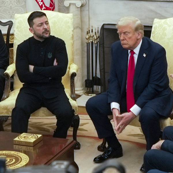 ARCHIV - 28.02.2025, USA, Washington: US-Vizepräsident JD Vance (r) spricht mit dem ukrainischen Präsidenten Wolodymyr Selenskyj (l) im Beisein von US-Präsident Donald Trump (M) im Oval Office des Weißen Hauses. (zu dpa: «Selenskyj an Trump: Komm vor Friedenslösung in die Ukraine») Foto: Mystyslav Chernov/AP/dpa +++ dpa-Bildfunk +++