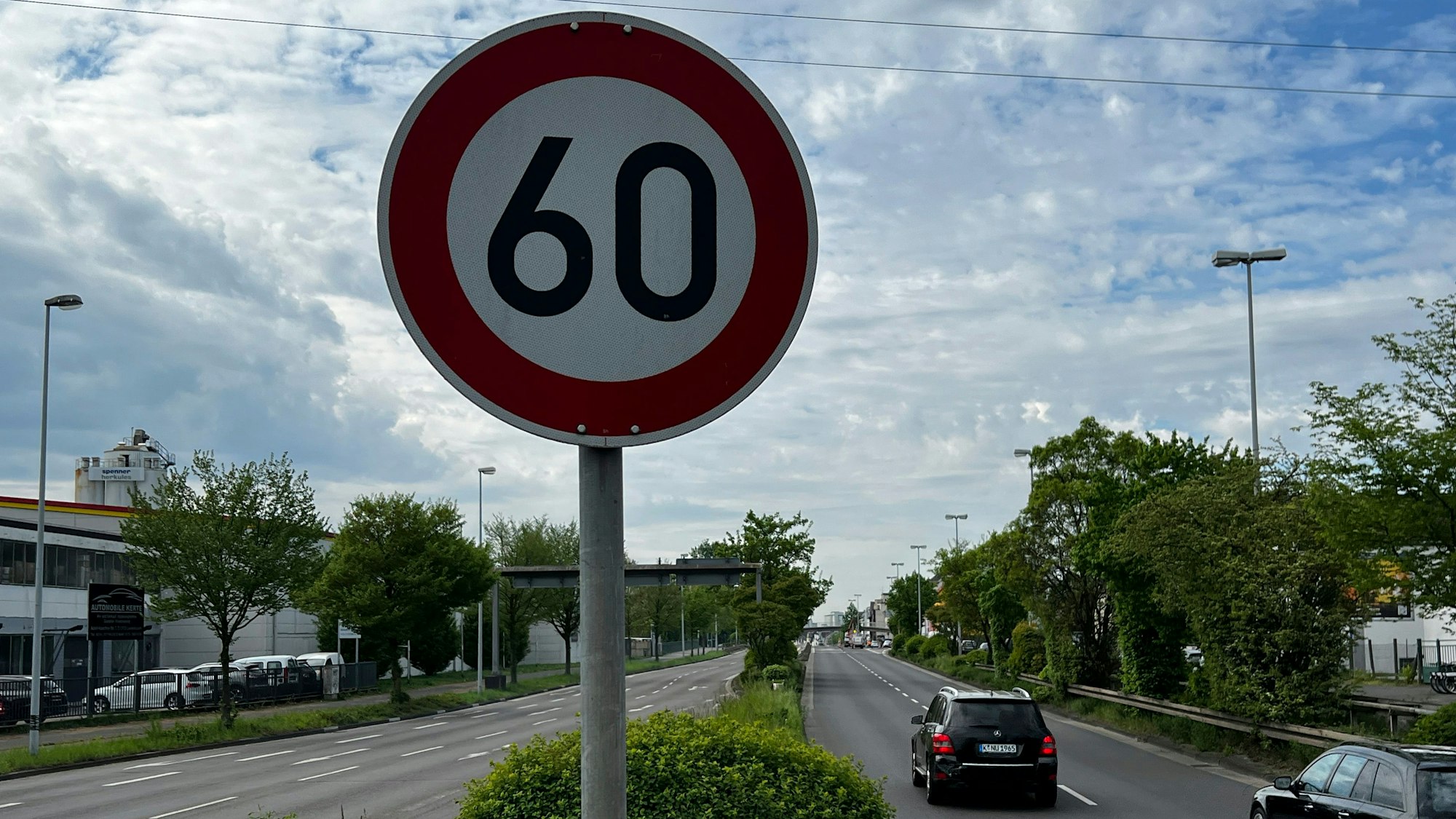 Der Europaring, Blickrichtung vom Mühlenweg in Richtung Küppersteg