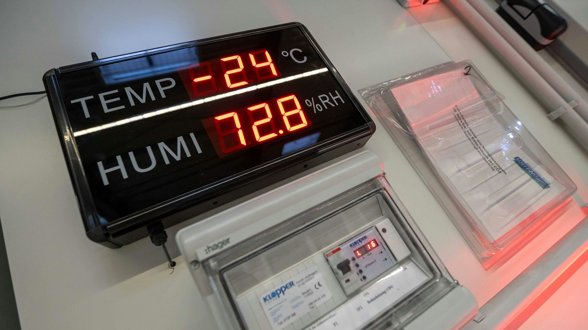 Temperaturanzeige einer Kältekammer. (Symbolbild)